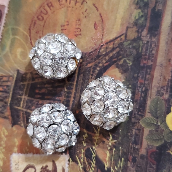 Set of 3 vintage clear rhinestone silvertone shank buttons Sewing crafting - Picture 1 of 6